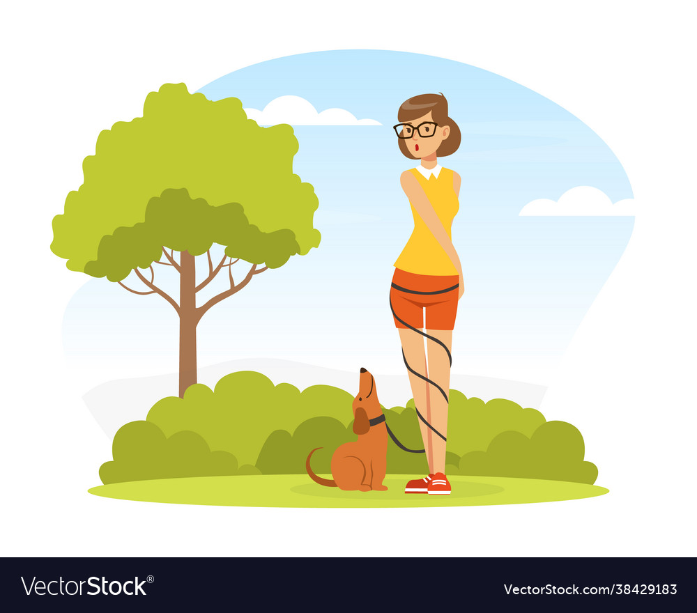 Frau Haustier Besitzer gehen ihren Hund auf grün Rasen vector image Frau Haustier Besitzer gehen ihren Hund auf grün Rasen