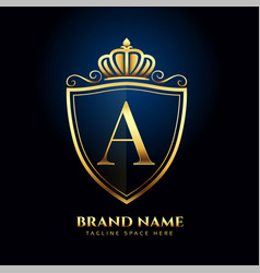 Letter q ornamental logo concept with golden crown